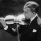 Cc_32_playing_violin_bis_square