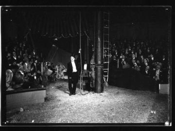 Small_the_circus_n_46